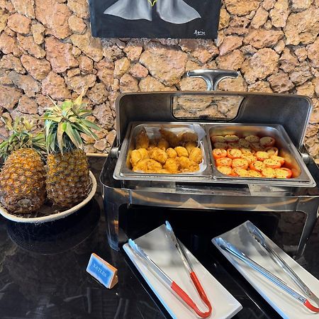 Tiki Beach Club & Resort (Adults Only) Буейю Екстериор снимка