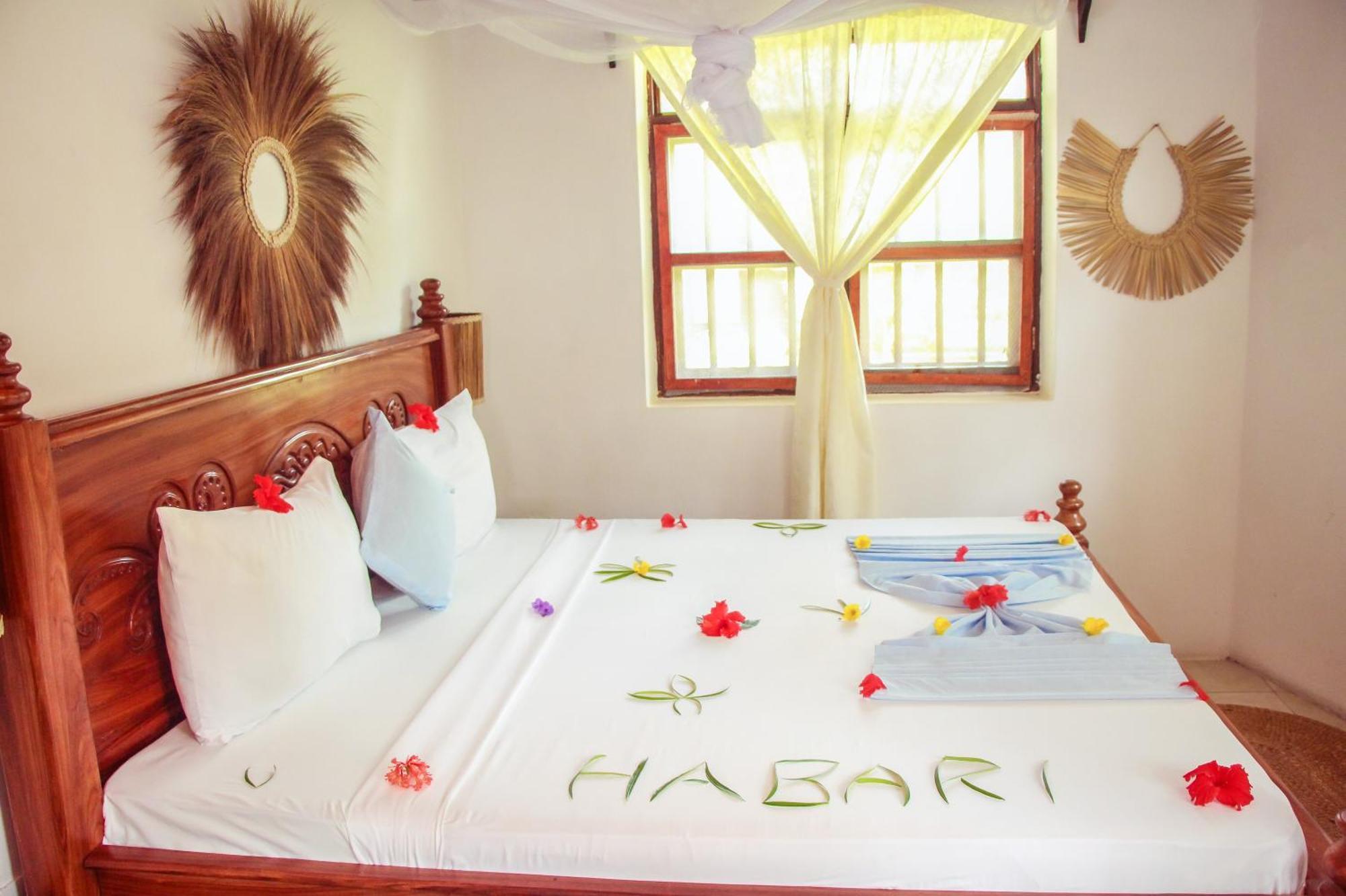 Tiki Beach Club & Resort (Adults Only) Буейю Екстериор снимка