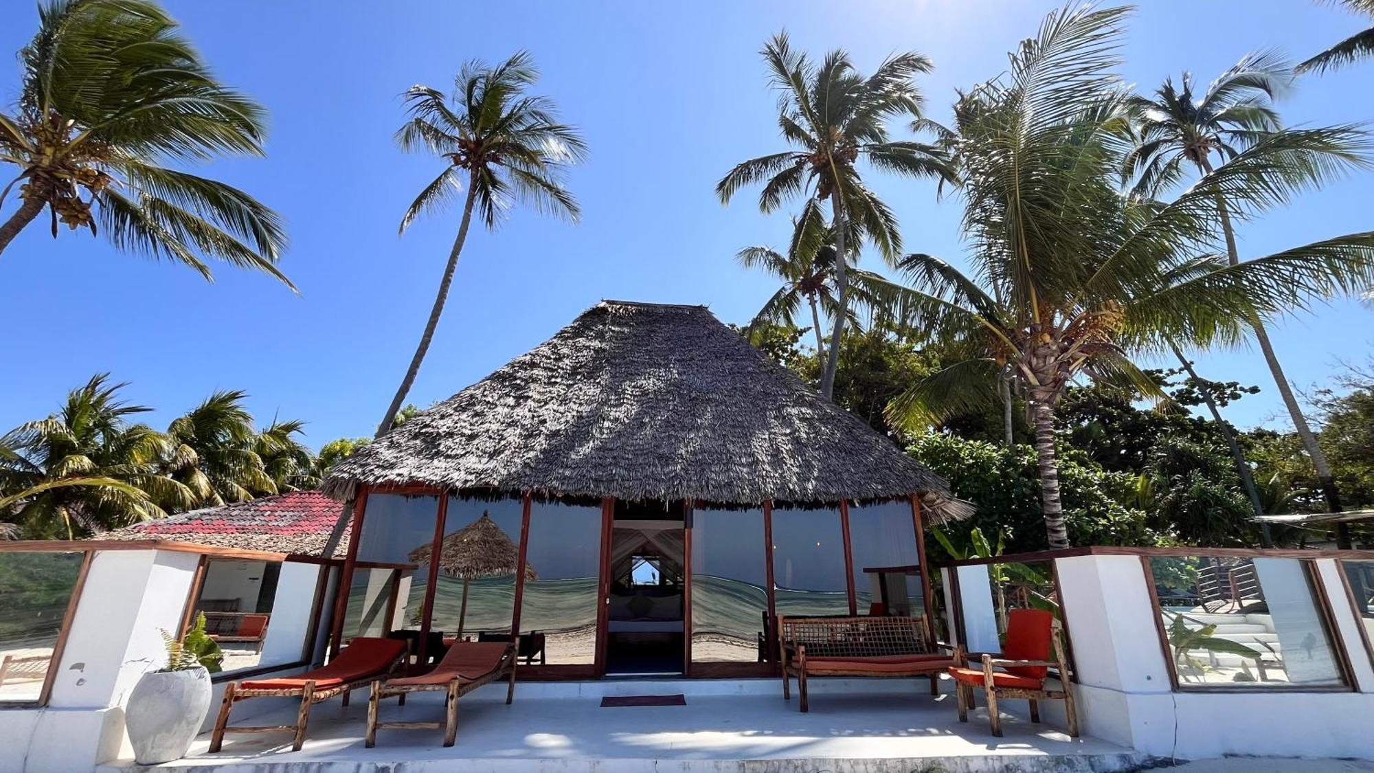 Tiki Beach Club & Resort (Adults Only) Буейю Екстериор снимка