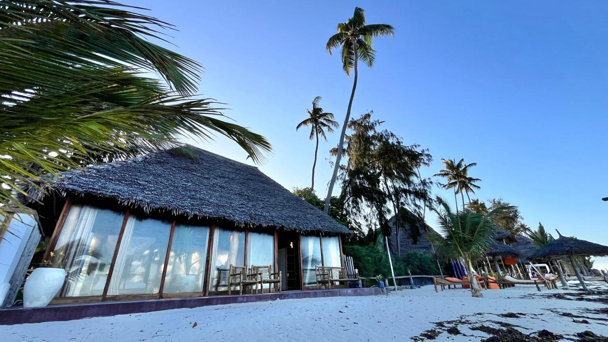 Tiki Beach Club & Resort (Adults Only) Буейю Екстериор снимка
