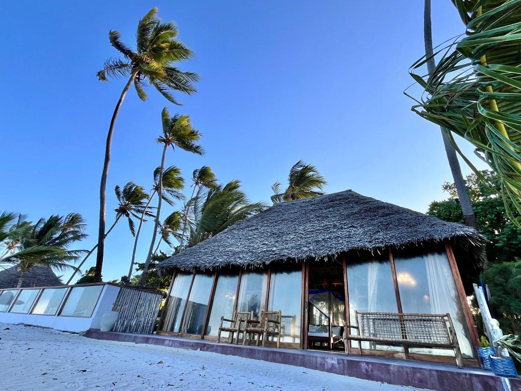 Tiki Beach Club & Resort (Adults Only) Буейю Екстериор снимка