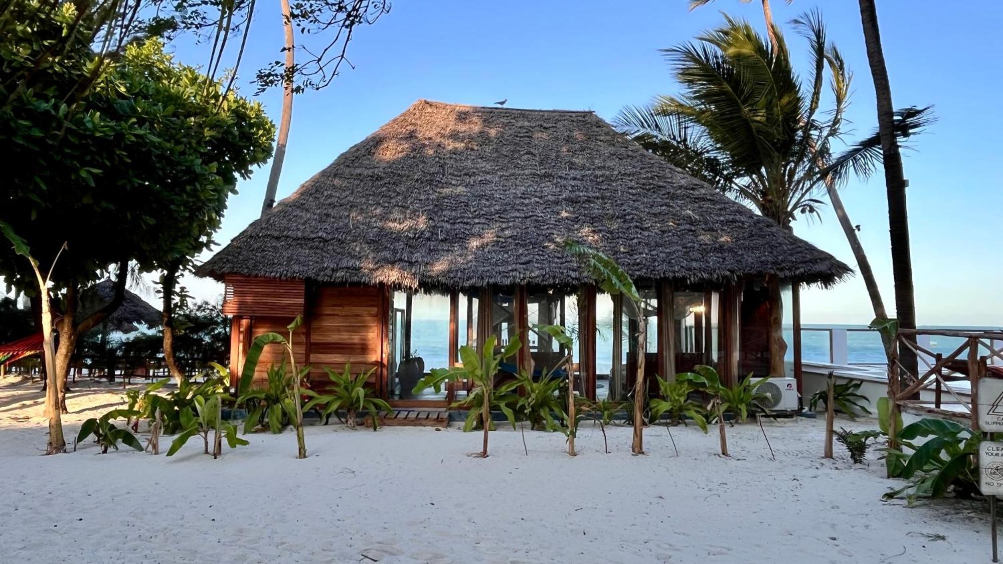 Tiki Beach Club & Resort (Adults Only) Буейю Екстериор снимка